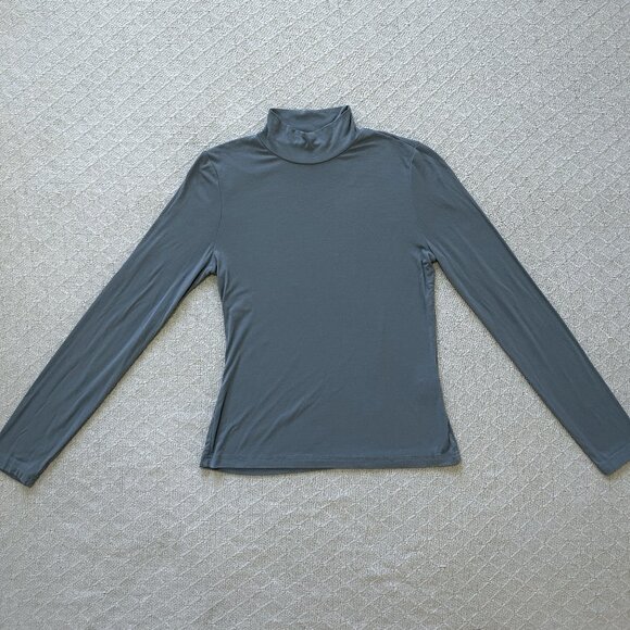 ✨ Light Blue Fitted Turtleneck – Size S ✨ - Picture 1 of 3